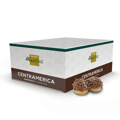Коробка шоколадної глазурі Master Martini Centramerica, поруч два тістечка, вкриті шоколадом.