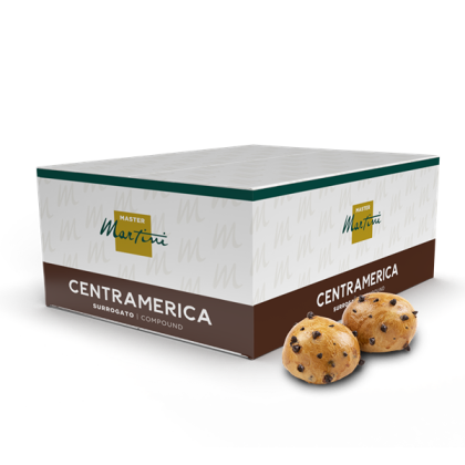 Шоколад Master Martini Centramerica поруч із двома булочками з шматочками шоколаду.